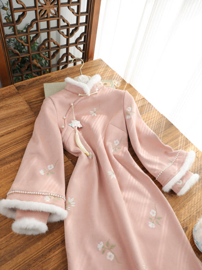 新月閣 粉蕊 溫婉刺繡麂皮絨旗袍